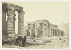O Memnonium, Tebas, da planície, 1857. de Francis Frith