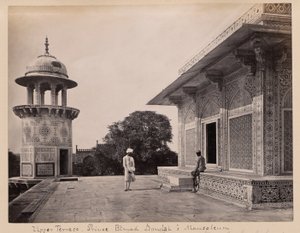 Terraço superior, príncipe Etmad Dowlah; mausoléu, Agra de Francis Frith