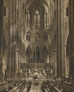 O altar alto e Reredos além do coro da abadia de Westminster, c1935.