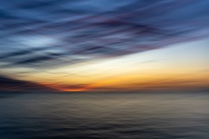 Pôr-do-sol etéreo no oceano