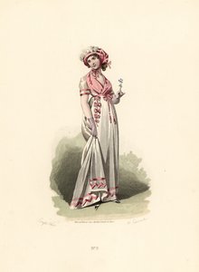 Mulher de vestido branco, fichu rosa e corsage.