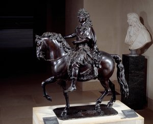 Estátua equestre do Rei Luís XIV (1638-1715) em bronze derretido com cera perdida. Escultura de François Girardon (1628-1715). Século XVII. Sol 1,02x0,98x0,5 m Paris musee du Louvre