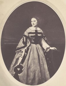 [Retrato feminino, em pé, olhando para a esquerda], anos 1850-60.