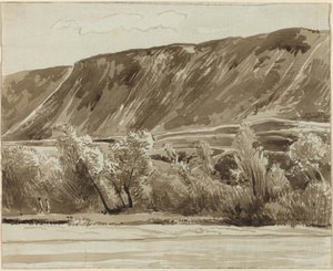 A margem do rio com montanhas além