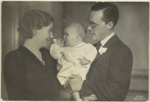 Retrato de Juliana, Rainha dos Países Baixos, Bernhard van Lippe-Biesterfeld e Beatrix, Rainha dos Países Baixos de Franz Ziegler