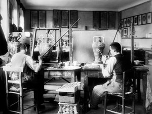 Decoradores na Fábrica Ginori, em Doccia, perto de Florença, 1937 (placa de vidro)