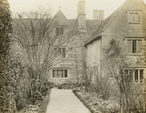 Kelmscott Manor: A frente do jardim