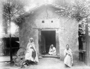 Um exemplo da Casa Kabyle, Exposição de Paris, 1889 de French Photographer