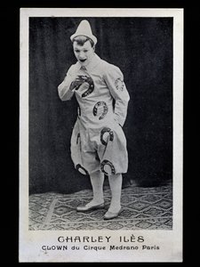 Palhaço Charley Iles (1876-?) do circo Medrano em Paris, por volta de 1910, cartão postal, França, século XX de French Photographer
