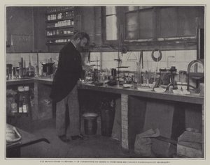 Director dos trabalhos científicos e técnicos no laboratório de química da fábrica de porcelana de Sevres, França (foto a p/b) de French Photographer