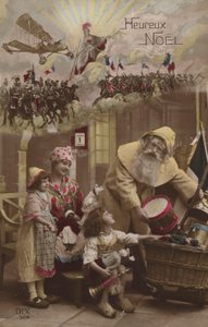 Pai Natal dando presentes para as crianças, com a primeira guerra mundial batalha no fundo de French Photographer