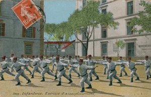 Infantaria francesa que exercita, cartão postal enviado em 1913. de French Photographer