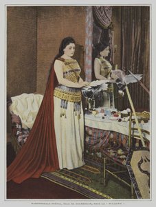 A soprano francesa Lucienne Breval no papel de Brunnhilde na ópera Die Walkure (A Valquíria) de Richard Wagner (foto a cores) de French Photographer