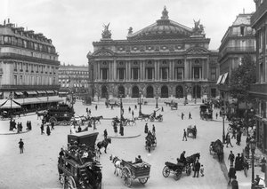 Vista geral da Ópera de Paris, final do século XIX de French Photographer