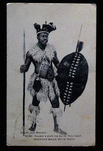 Kiki, dançarina que actuou descalça sobre vidro partido, Buffalo Bill (William Frederick Cody de French Photographer