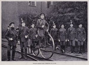 Exército Russo: Triciclo utilizado para inspecção da pista (foto a p/b) de French Photographer