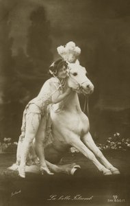 La Belle Titcomb (fotografia a preto e branco) de French Photographer