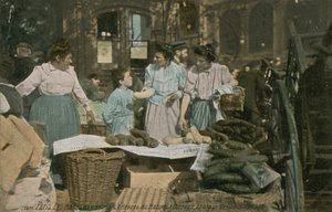 Tenda do mercado em Les Halles em Paris, França. Postal enviado em 1913. de French Photographer
