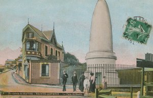 Dor de sucre (memorial do pão de açúcar) em Sainte-Adresse perto de Le Havre. Mausoléu construído em memória de Charles Lefebvre-Desnouettes. Postal enviado em 1913. de French Photographer