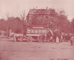 Paris: Um Paris Omnibus (foto a p/b) de French Photographer