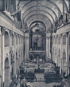 Paris: Altar da Igreja dos Inválidos (foto a p/b) de French Photographer