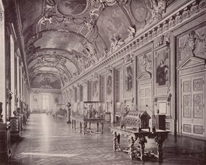 Paris: Galeria da Apollo, Museu do Louvre, olhando para o Sul (foto a p/b) de French Photographer