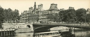 Paris, a prefeitura e a Pont d&39;Arc, a prefeitura e a ponte de Arcole de French Photographer
