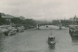 Perspectiva sobre o Sena, a Ponte de Saint-Peres, o Sena e a Ponte dos Santos-Peres (fotogravação) de French Photographer