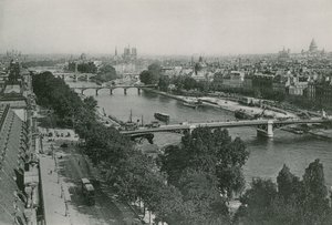 Perspectiva sobre o Sena, retirada do Pavilhão da Flora, O Sena, vista do Pavilhão da Flora (fotogravação) de French Photographer