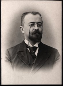 Retrato de Marcel Prevost (1862-1941), autor e dramaturgo francês. de French Photographer