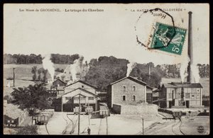 Postal representando as minas de Grosmenil, separando carvão, Haute-Loire, c.1900 de French Photographer