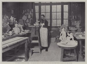 Preparação de moldes numa oficina na fábrica de porcelana de Sevres, França (foto a p/b) de French Photographer