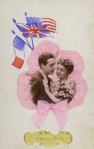 Cartão de lembrança, mostrando bandeiras francesas, inglesas e americanas de French Photographer