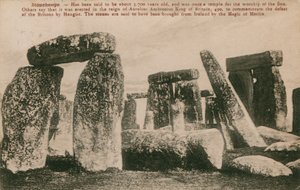 Stonehenge - Círculo de pedras da Idade do Bronze disse, no folclore, ter sido erguido no reinado de Aurelius Ambrosius, 490, para comemorar a derrota dos britânicos por Hengist. Dizem que as pedras foram de French Photographer