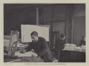 Atelier de traçado e costura na Beauvais Tapestry Manufacture, França (foto a p/b) de French Photographer