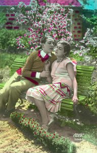 Jovem, prestes a beijar menina de French Photographer