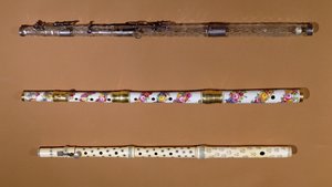 3 flautas (marfim, porcelana e cristal) de French School