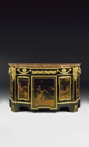 Uma cômoda Louis XV tardia, c.1763-70 de French School