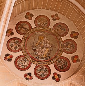 Uma visão de uma roseta pintada na baía mais ocidental, lado sul de French School