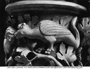 Basilisco, capital da Catedral de Notre Dame em Reims (gesso de pedra) de French School