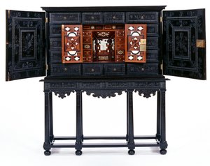 Gabinete em pé de French School