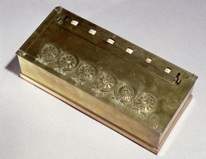 Calculadora inventada por Blaise Pascal (1623-62) em 1642 (madeira e metal)