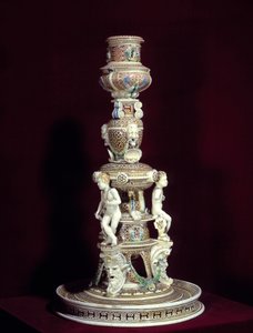 Candelabro em fina faiança de Saint Porchaire de French School