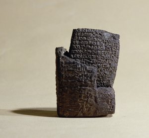 Cópia de uma carta da Mesopotâmia em seu envelope (gesso)