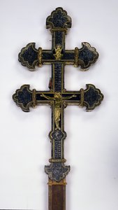 Cruz, da Abadia de Clairmarais (incrustada de ouro com pedras semipreciosas) (ver também 232669)