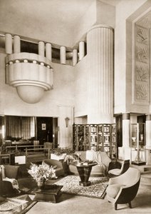 Projeto para o Hall do Pavilhão Primavera na Exposition Internationale em Paris em 1925, pub. 19 de French School