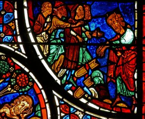 Detalhe de uma janela que descreve a parábola do Bom Samaritano: Moisés derruba as tábuas de French School