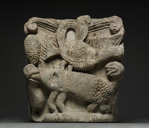 Capital engajado com uma criatura fantástica e três pássaros, início de 1100 de French School