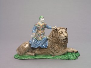 Figura sentada em um leão, c.1750 (porcelana de pasta macia com decoração esmaltada) de French School