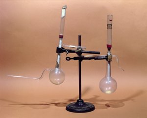 Primeiro tubo de filtro projetado pelo Dr. Charles Chamberland (1851-1908) (vidro) de French School